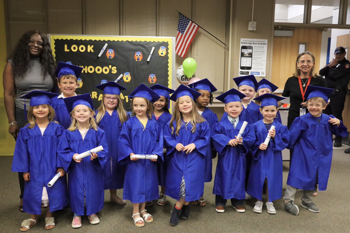 HumbleISD_ELC's tweet photo. Happy Graduation Day! ELC Class of 2022! @HumbleISD @annwjohnson @HumbleISD_CLC @ElizabethFagen @LuciSchulz1 https://t.co/7EgeQZclMy
