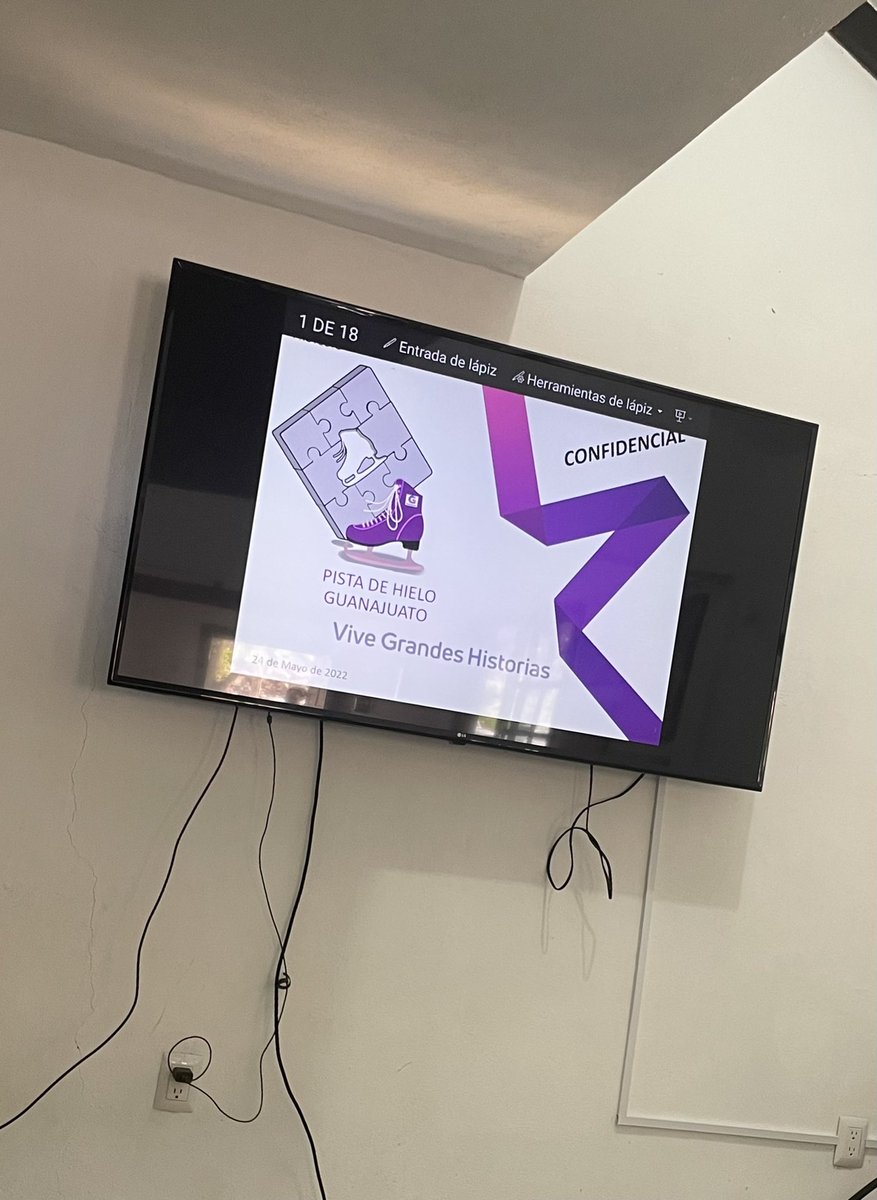 marcohgr's tweet image. #Agenda📔 | Reunido con el consejo directivo del @parquemetroleon y el empresario Eloy Cerda de #PYLC, nos encontramos presentando un proyecto disruptivo entre el vínculo público-privado, buscando hacer buena #sinergia para la construcción de #InfraestructuraDeportiva. 💪🫵

#GTO