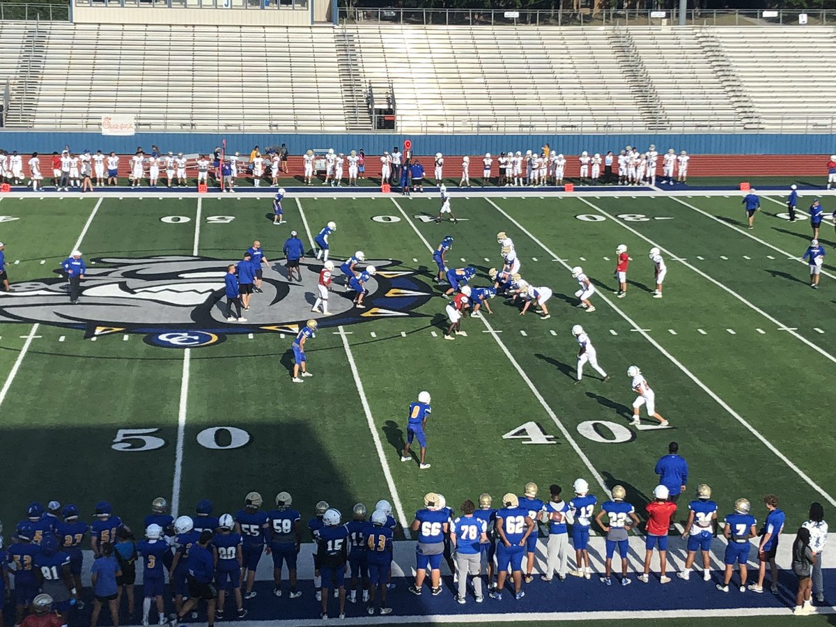 C_Whittington's tweet photo. At Copperas Cove, where the Bulldawgs are holding their annual spring game to conclude their spring schedule. https://t.co/gg4bidbvqQ