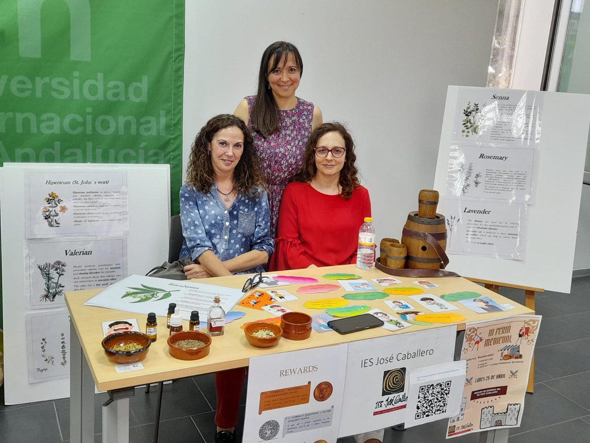 EL stand del IES José Caballero anima la #feriaplurihuelva con la presencia de su alumnado  <a href="/Pluri_Huelva/">Plurilingüismo Huelva</a> <a href="/cepdehuelva/">cephuelva</a> <a href="/cepbollullos/">CEP Bollullos Valverde</a> <a href="/ceparacena/">CEP Aracena</a>