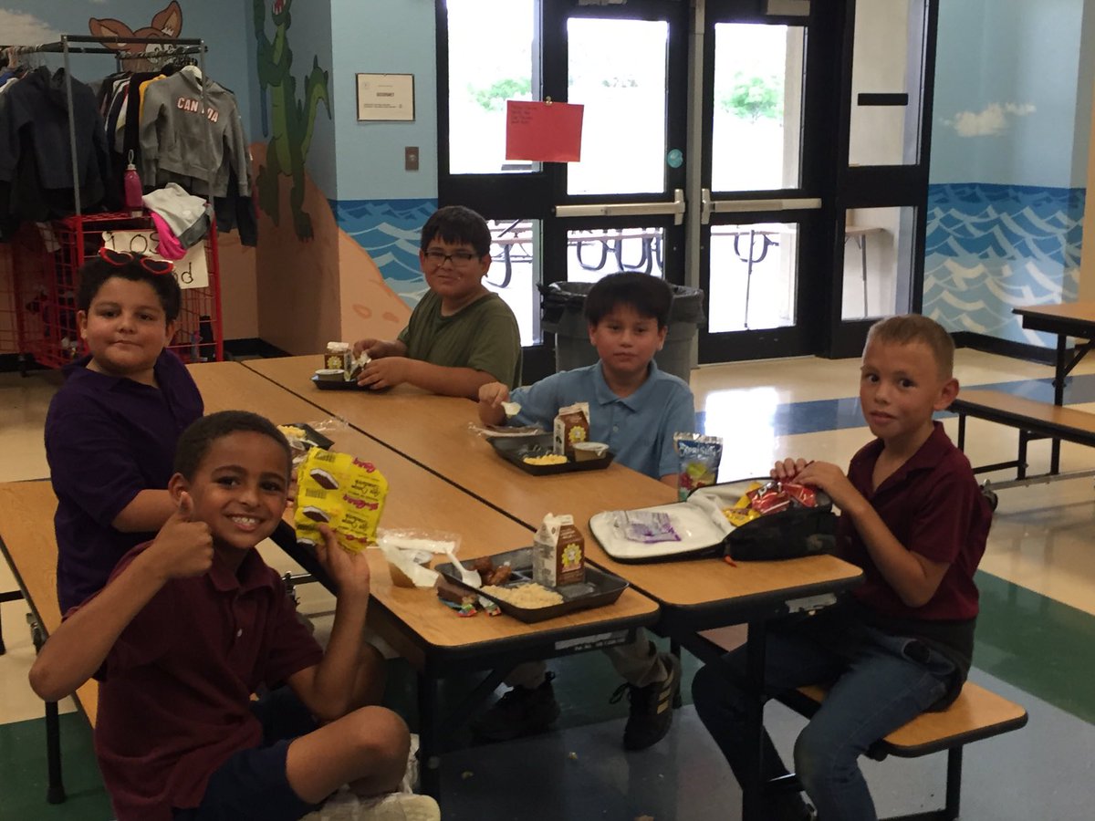 Mrs_DLynch's tweet photo. Celebrating success!  We are so proud of our students!  They rocked the iReady reading diagnostic! ⁦@PLEgators⁩ ⁦@PleCafe⁩ ⁦@CurriculumAssoc⁩ https://t.co/f7bh48tAjj