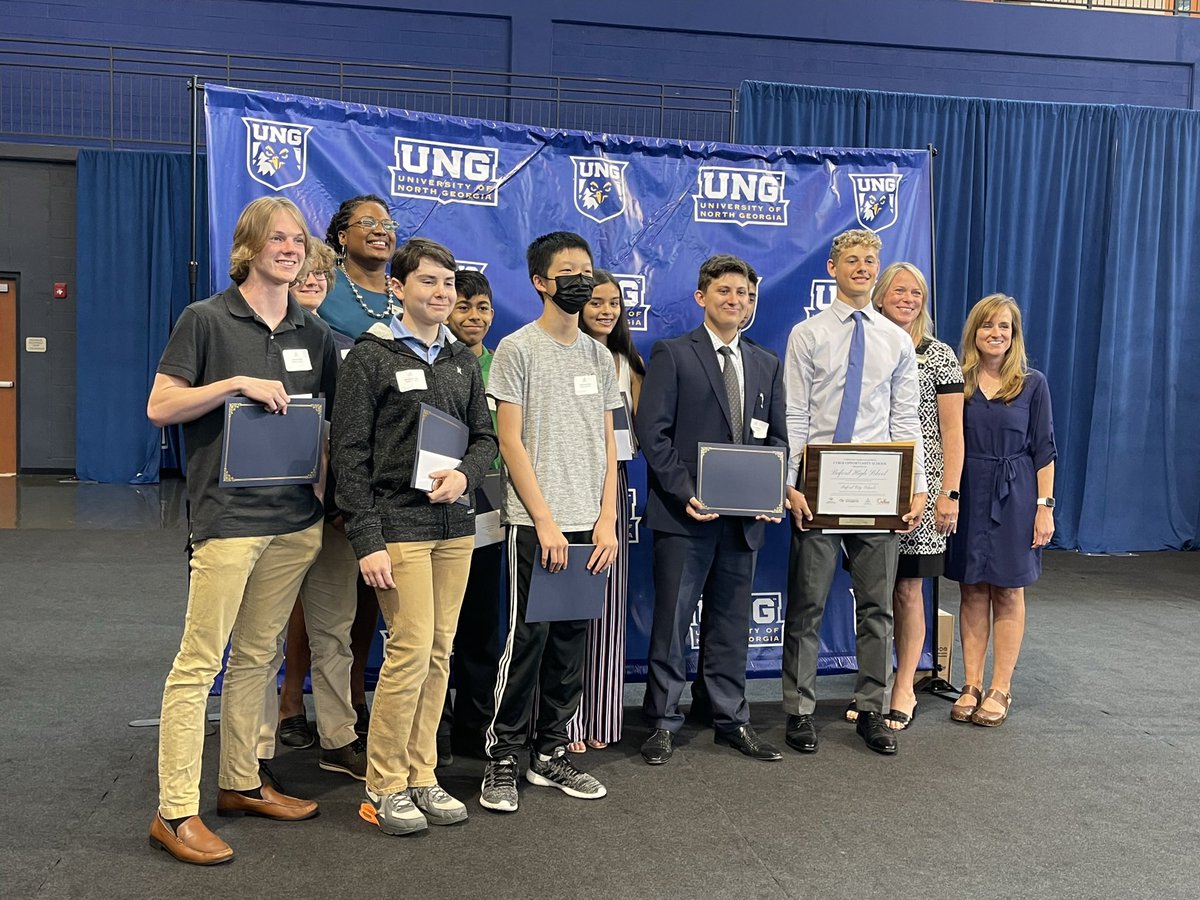 Congratulations to Buford High School's Computer Science students for being named the number one District of Distinction for the CyberStart America in Georgia Task Force.  They were awarded $15,000 on Saturday, May 21st, at The University of North Georgia for this honor.