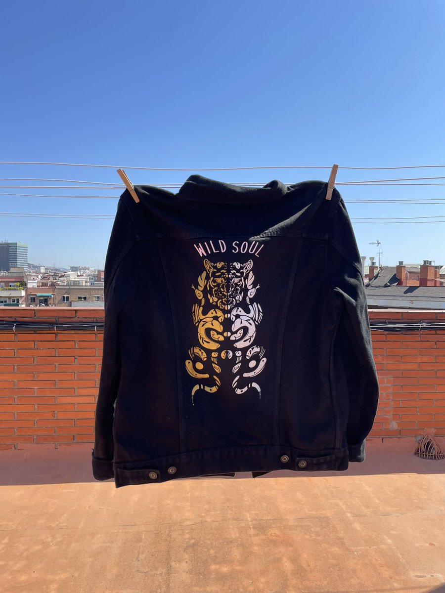 NZalbidea's tweet photo. Hola, un RT? 
#illustration #illustrationart #customjacket #levis #digitalart https://t.co/szpZSQ78YR