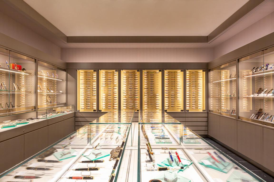 fashionsnap's tweet image. アナログ回帰続く...文房具の需要増、若者からは万年筆やガラスペンが人気
bit.ly/3yTCVXZ