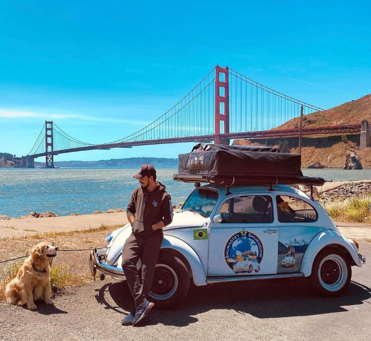 oEltinho's tweet photo. Jesse Koz and his golden retriever Shurastey were Brazilian travelers that left on a 1978 Volkswagen Beetle, going through South and Central America heading to Alaska.
They've just passed away on a car accident in Oregon. They were icons to all of us dog owners road trippers #RiP https://t.co/K3NG1Hxc4n