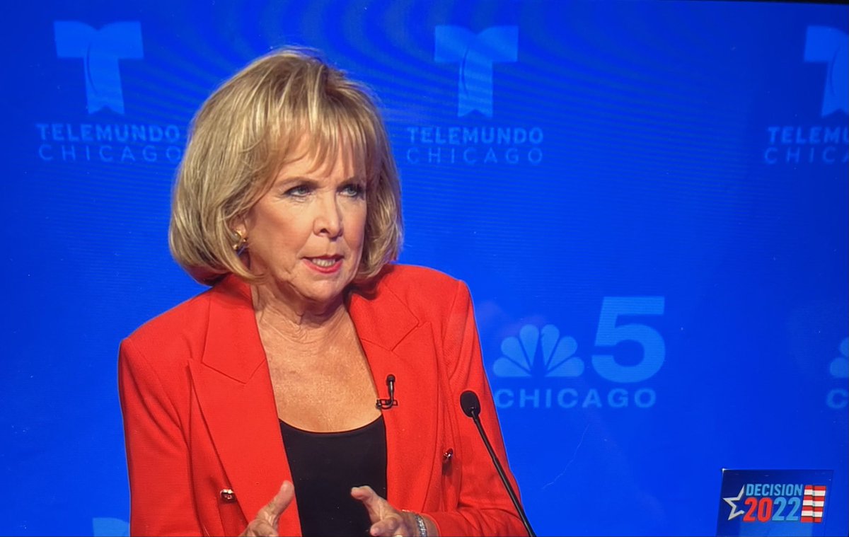 dawndesart's tweet photo. Watching the #Republican #Illinois gubernatorial candidate forum on @nbcchicago. Can I just say that @MaryAnnAhernNBC is THE BEST forum/debate moderator I’ve EVER seen! Love how she is commanding the room. #MajorRespect. https://t.co/NxVAKodRhR