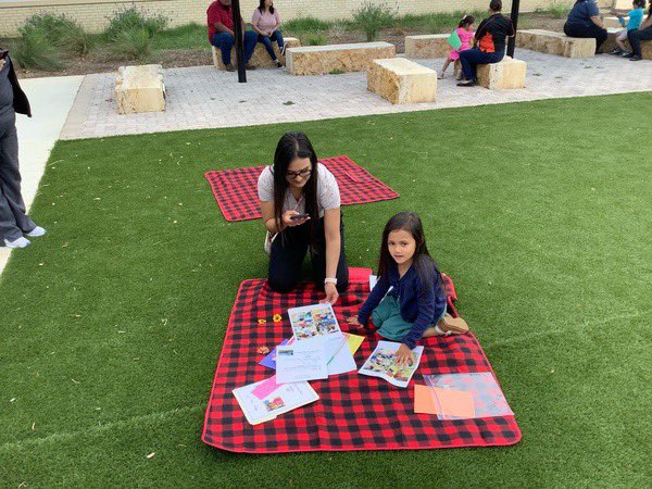 Ms_ILoveToTeach's tweet photo. Today our scholars were able to present to their families what they have learned throughout the year ❤️ #DemonstrationOfLearning #EarlyYears #PreK #DetailsMatter #GrowingGreatness https://t.co/0OzWZbdNJ8