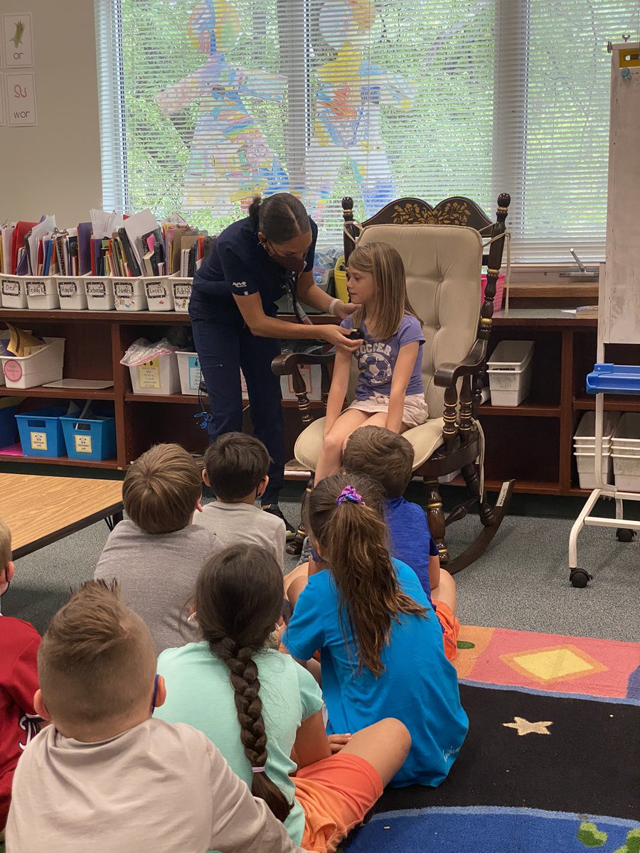 Miss Aronson's Sunflowers 💛 tweet media