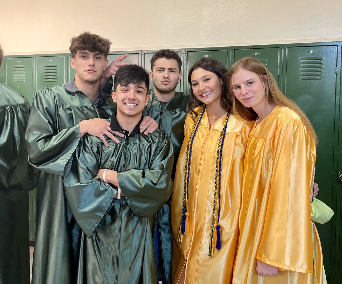 PCHS_STUCO2021's tweet photo. Kicking off the graduation week festivities with Baccalaureate.  It’s a great day to be a Hornet. Class of 2022! ⁦@pch_hornets⁩ ⁦@downs_den⁩ ⁦@PCHSDECA1⁩ https://t.co/AxjwiKwpuq
