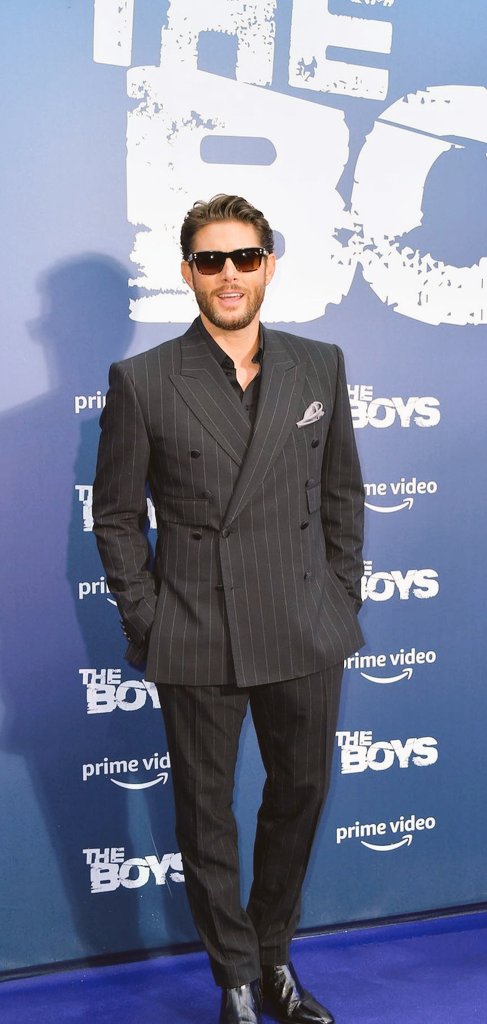 geekdorameira's tweet photo. 🤩🔥
Jessen Ackles maravilhoso sempre 🤗
em Paris para exibição especial de THE BOYS da Prime Vídeo 🎬❤
#theboys #jessenackles #supernatural #primevideo #nerdleitora #geekgirlgrey #deanwinchester #HQs https://t.co/XFTMWPlCYG