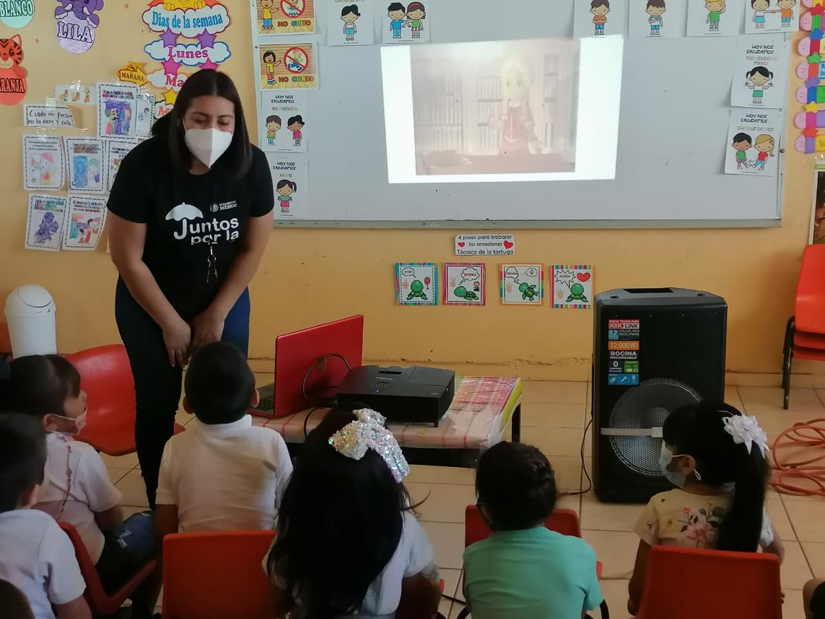 UCaborca's tweet photo. Con los niños del Preescolar Mariano Abasolo. En actividades preventivas.
1ra. Jornada Nacional de Salud Pública 2022 del 16 al 27 de mayo, con el lema: "1, 2, 3 por nuestra salud" #capacaborca #usatucapa #CONADIC #CuidaTuSaludMental #saludpublica https://t.co/7q32HJqjh6