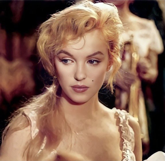 Juggling_Words's tweet photo. Insomnia strikes. 🛌
A Hollywood deep-dive leads to this incredibly beautiful image of Marilyn Monroe. 📸
So much expression conveyed through her eyes. No words needed. 🎥
#MarilynMonroe #IconicImage #HollywoodLegend #Photography #Headshot #MovieStill #Cinema https://t.co/7kMtqcQT1X