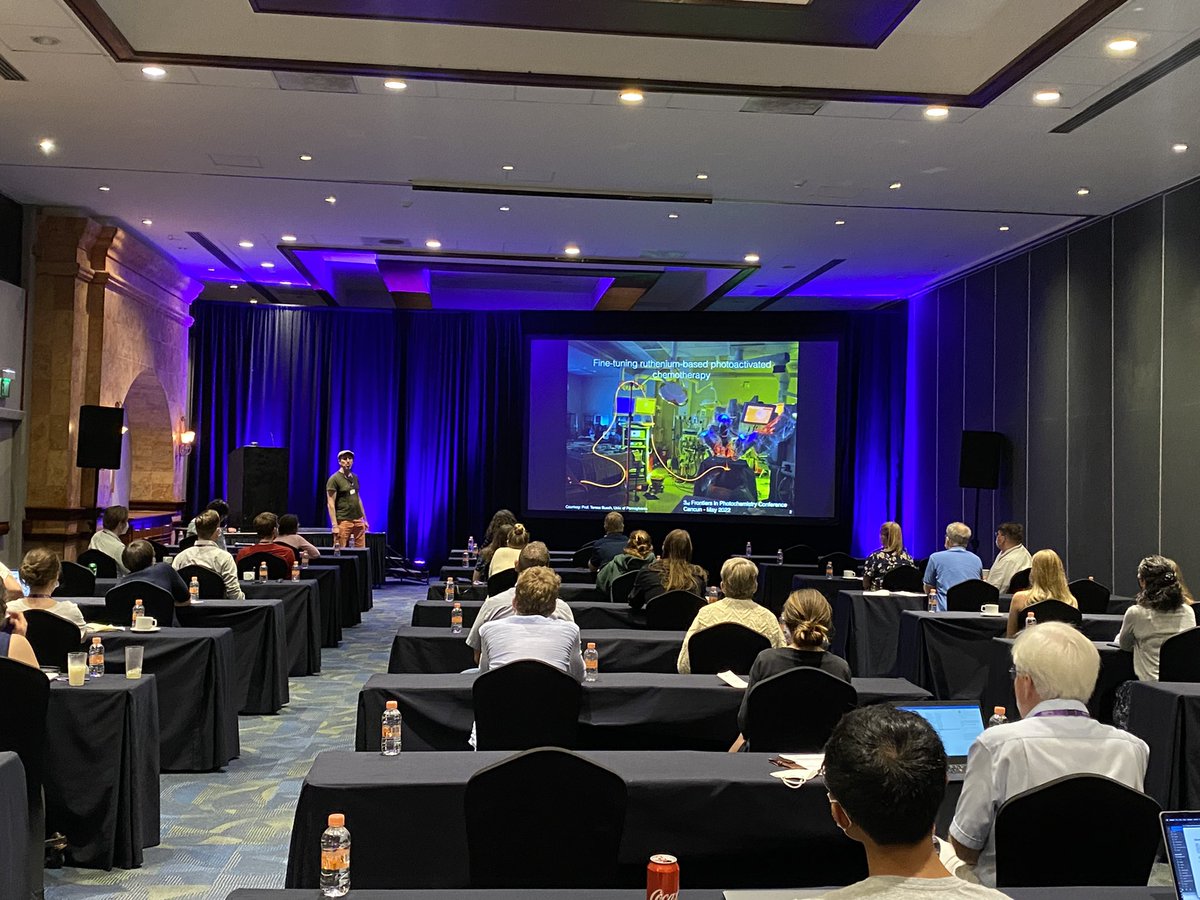 Fusion_Conf's tweet photo. Our wonderful Chair @BonnetSylvestre presenting on ‘EXCITED STATES FINE-TUNING IN RUTHENIUM-BASED PHOTOACTIVATED CHEMOTHERAPY’ in our Phototherapy session! Such a great talk! #FIP22 https://t.co/Ql3MwqvnlP