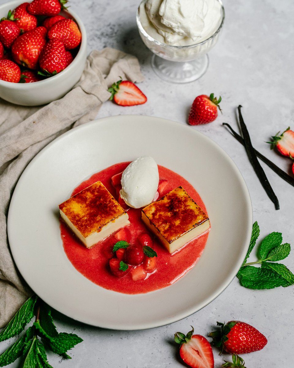 MEET THE NEW Crème Brûlée Cheesecake. Yes, we really combined our two favourite desserts to bring you the ultimate sweet treat. Try one tonight at your nearest JOEY. #JOEYRestaurants #cheesecake #cremebrulee #dessert #newmenu