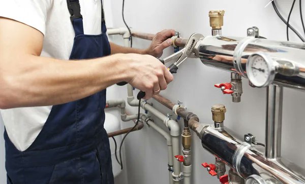 BoopShnoopy's tweet photo. hello boop troop, been a while.
i am very proud to announce i have earned my phd in pipe installsmanship. it is a true honor and i am happy to be part of the team. #PipeInstallerNation #FuckPlumbers https://t.co/3sA98w1qQv