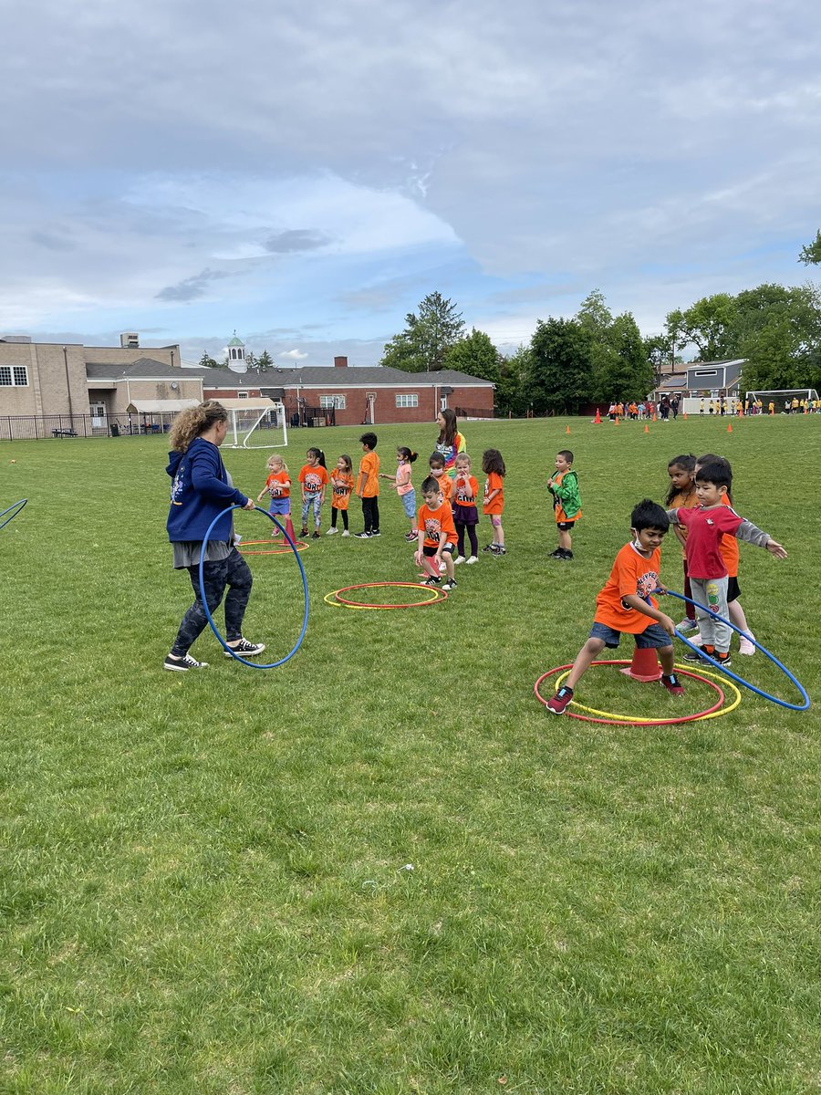 mrsditinyak's tweet photo. Field Day Fun! @MrsRobalino @NMBerkley_NJ https://t.co/Iu6d7kKEgR