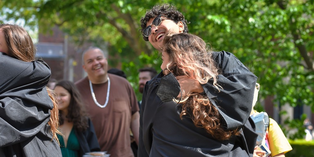 wheaton's tweet image. That's a whole lot of #PosseLove! Congrats to Posse 19 on their graduation. 🎓💙 #WheatonMA #WheatonMA2022 #Posse19 @possefoundation