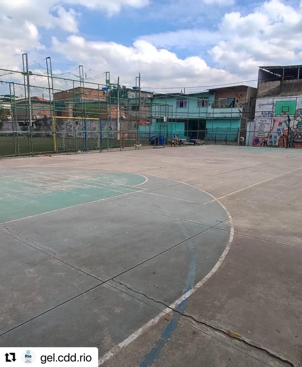 CddGel's tweet photo. Já estamos começando o processo de revitalização e reformas de algumas praças e quadras da Cidade de Deus.

Praça do Pantanal com a secretaria @meioambiente.rio e com o @fpjoficial 

Quadra do Lazer com a @smelrio e @comlurbcomunica https://t.co/WQvz6nRTcn