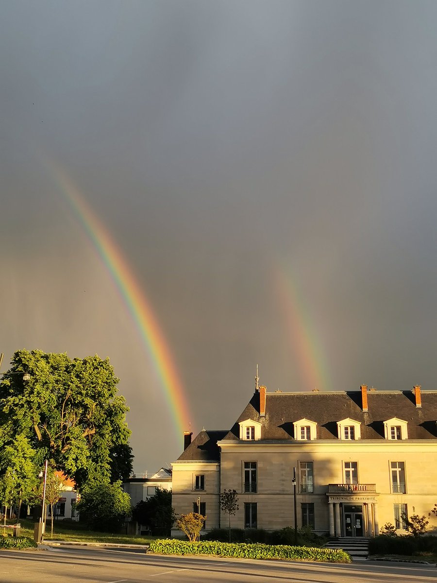 Le territoire de la circonscription magnifié par plusieurs arcs en ciel pour terminer merveilleusement la journée. Des paysages toujours aussi fascinants sur les 7 communes @VilleSucy @villedemarolles @perigny @mandres @noiseau @Santenymairie @laqueueenbrie