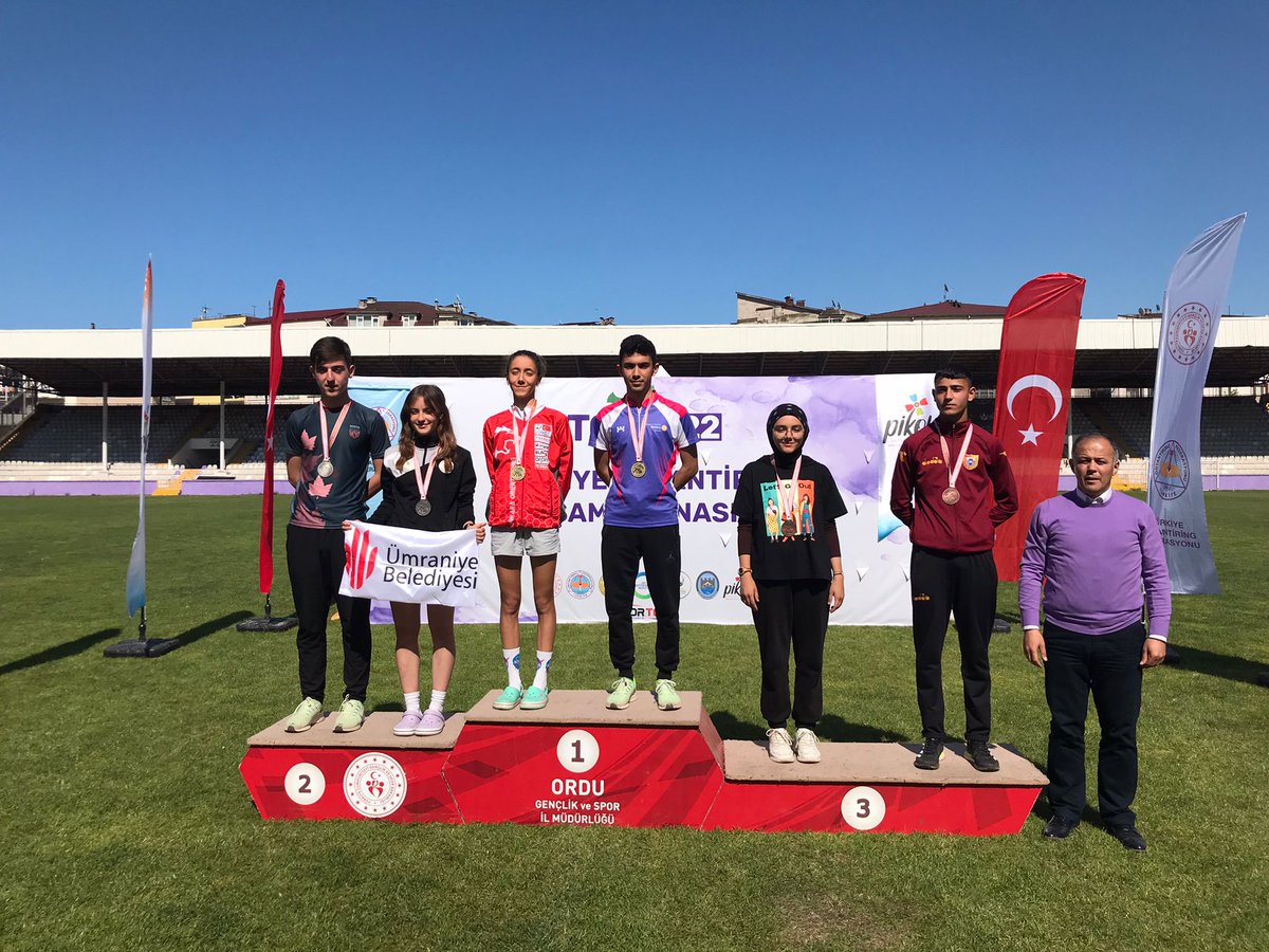 20-22 Mayıs'ta Ordu'da düzenlenen Türkiye Oryantiring Şampiyonası sprint yarışında 1. olarak Türkiye şampiyonu olan öğrencimiz Ayberk Keskin, 3-8 haziranda gerçekleşecek milli takım seçme kampına katılmaya hak kazandı. Kendisini tebrik eder başarılarının devamını dileriz.