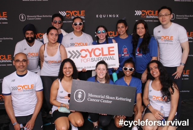 MSKBiostats's tweet image. 🚴Great job braving the heat this weekend @Cycle4Survival #MSKBiostats Team Bell Curve and @CompOncMSK Team Computational Oncology!
🥳Thank you team captain @sammi_brown8 & congrats for surpassing the fundraising goal!
🔗To donate (still open): secure2.convio.net/mskcc/site/TR;…