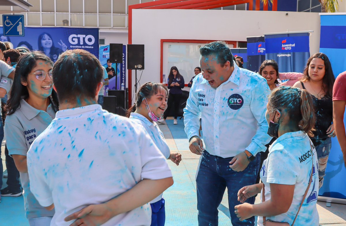 tnavarrogto's tweet photo. En el marco del Día del Estudiante, llevamos a cabo el #JuvenFest🥳🎉 un festejo para agradecer el buen trabajo que han venido desempeñando las y los jóvenes estudiantes que participan activamente en las Redes de Liderazgo y Comunidades de Empoderamiento🙋🏻♀️🙋🏽♂️ https://t.co/G1p3nJJty4