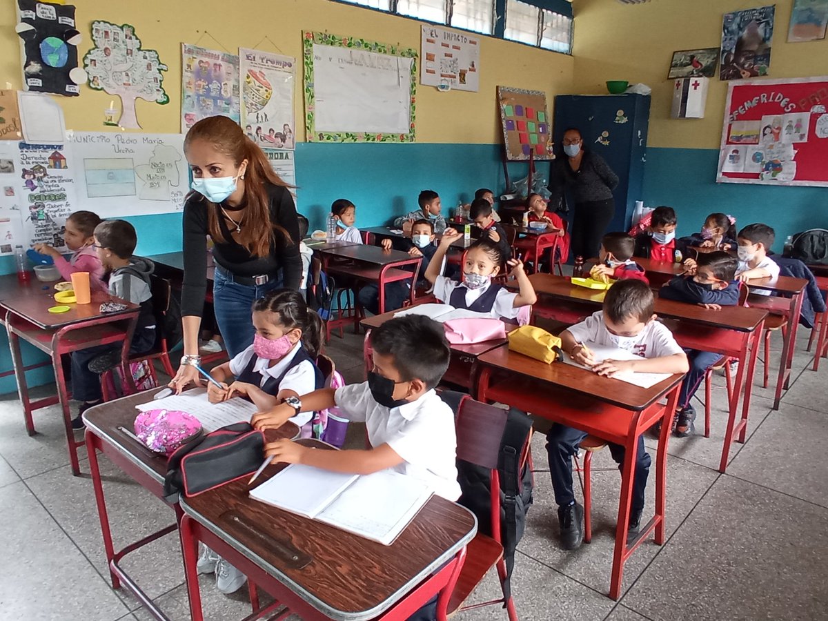 EB_SIMONBOLIVAR's tweet photo. Hoy 24/05/22 Vinculación Inicial @EB_SIMONBOLIVAR Centro de Educación Inicial "Risitos de Oro"@MPPEDUCACION @charlychaves @Crazet2011 @ZonaEducTachira @SPETachira @clifpsc @CLIFPMTACHIRA @_LaAvanzadora https://t.co/9Kb5cKv6WA