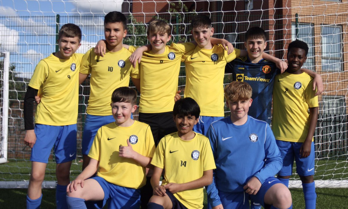 Last training session for the team tonight in the Manchester sun ☀️. Time for a break now and big thanks to the whole <a href="/bluestar_fc/">FC Bluestar</a> family for supporting these fine young men this year. They’re growing up fast but still enjoying their footy 👍