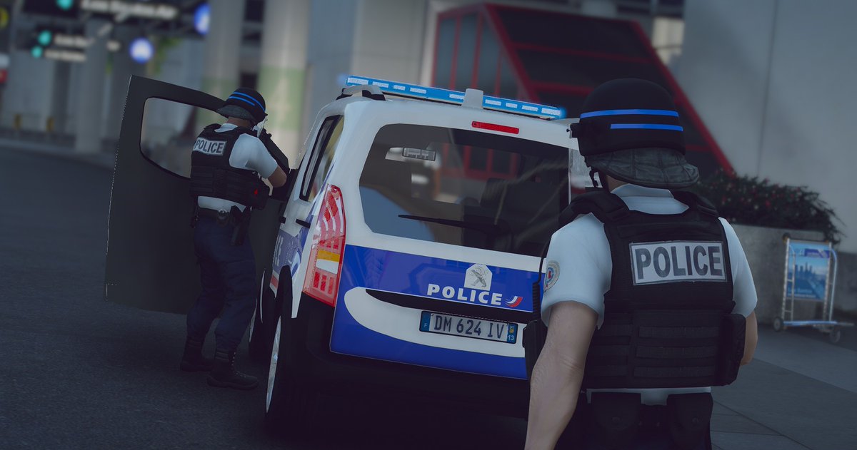 DcpjQuentin's tweet photo. Hier soir, j'ai assuré le rôle d'Officier Intervention lors d un exercice ORSEC/NOVI sur le thème d'une tuerie de masse réalisé par les @PompiersSDCPJ et les @FO_SDCPJ.
Cer exercice permet d'améliorer la coordination inter-service dans ces situations.

#Simulation #SeriousGame https://t.co/McQMBDpqpz