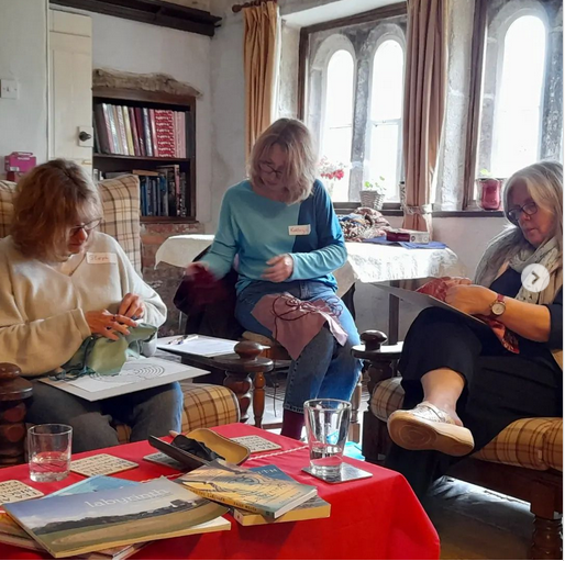 ragbagmending's tweet photo. Labyrinth Day in full flow! 10 brave souls came and made labyrinths with me for the day, in a beautiful farmhouse on the edge of Bradford. We chatted, sewed, drew, prayed and enjoyed the beautiful surroundings, accompanied by home made cake, strawberries and many cups of tea. https://t.co/Rd3jnxtj4k
