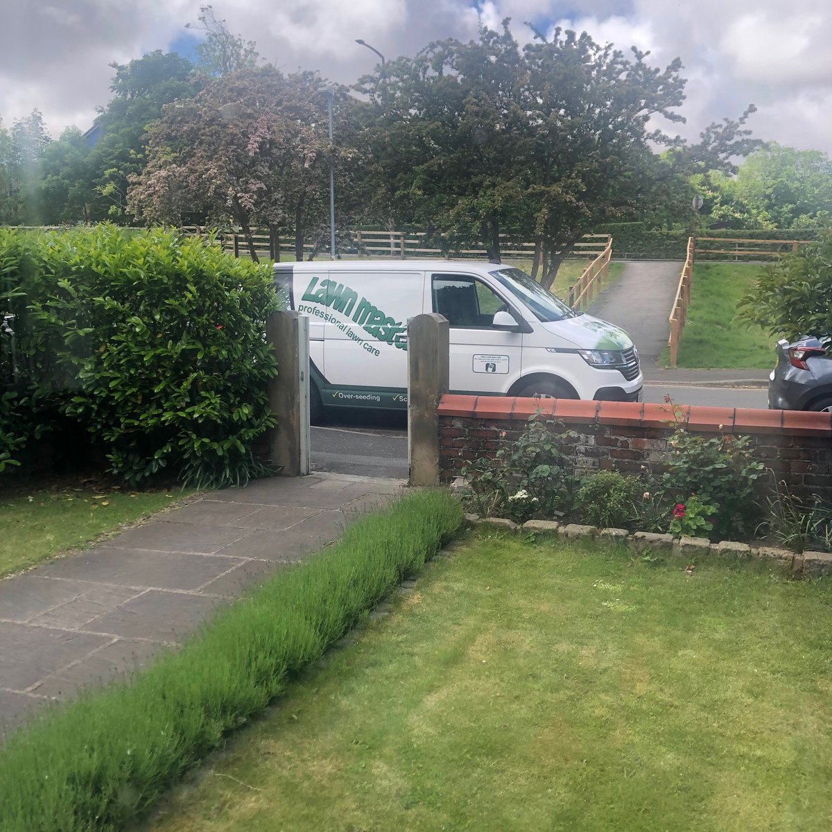 atoastinthepost's tweet photo. Hey @LawnMasterNotts I finally took you up on your advice a few months back to find a Lawn Master near us to help with our grass...your lovely colleague, Colin @Lawnmasterlakes visited today!
Thank you, Ian!💚 #SBSWinnersHour #networkingatitsbest https://t.co/O7ar69Oqw5