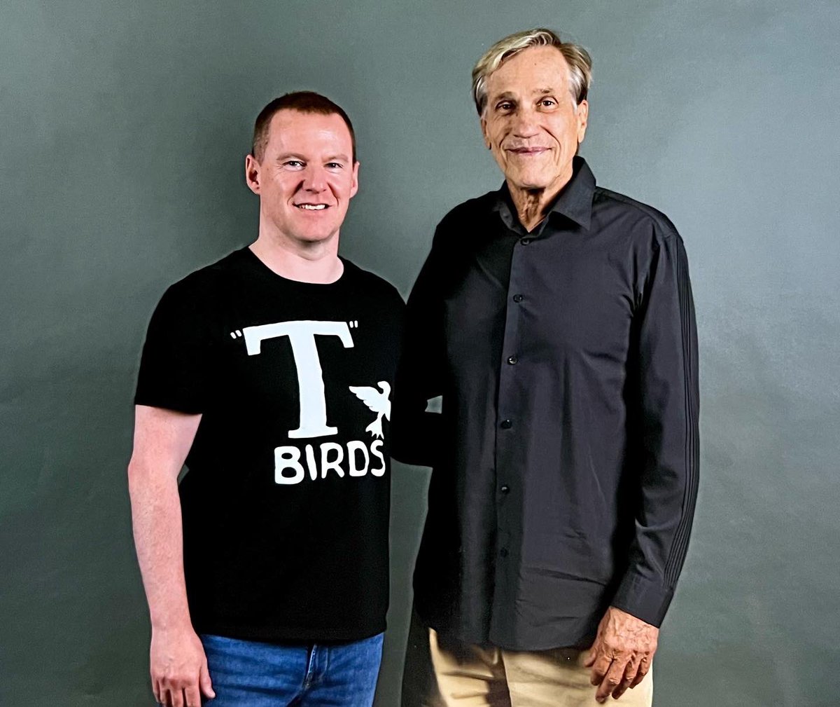 FLYNNTOONARMY's tweet photo. Meeting Director of the film Grease Randal Kleiser @RandalKleiser #randalkleiser @comconliverpool #grease #director #film #greasedirector #producer #tbirds #pinkladies #liverpoolcomiccon #musical #greaselightning #grease1978 #greasedirectorsnotebook  #flightofthenavigator https://t.co/VVrVu9wtVG