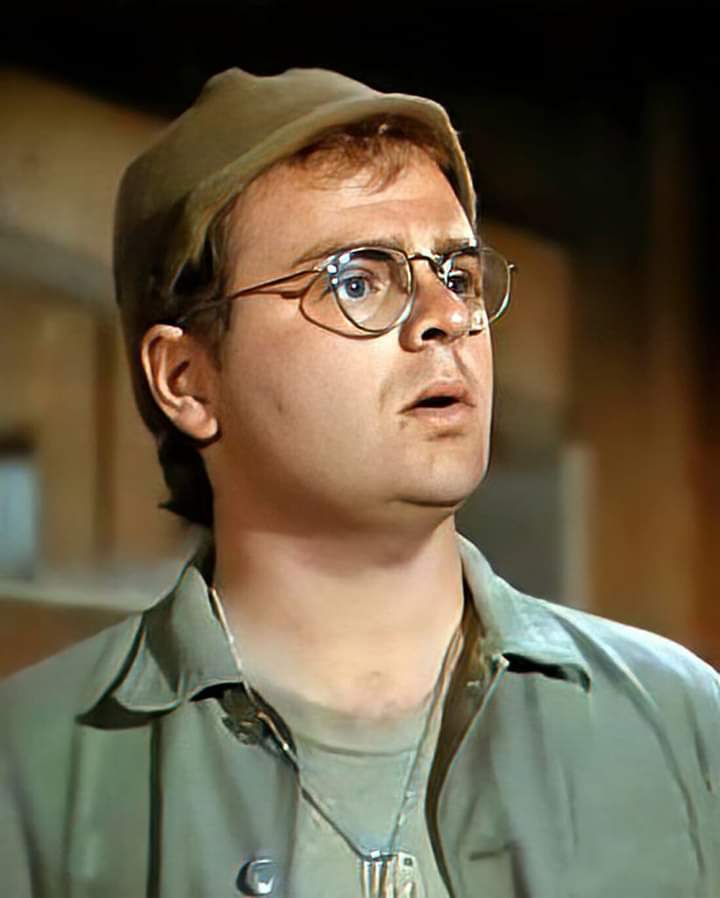 Happy Birthday to Gary Burghoff who turns 79 today!  Pictured here as Radar on M.A.S.H.

Incoming Choppers!!!! 