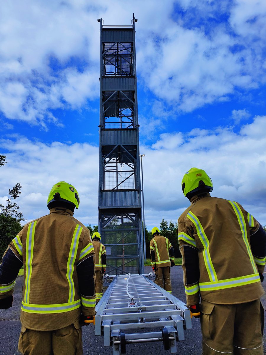 sfrs_trainees's tweet photo. Today marks the end of the first week of Task &amp; Task Management for the @fire_scot trainees of courses #T322 &amp; #T422. They have begun developing skills in sighting,pitching &amp; climbing ladders as well as the operation of appliance pumps. #GetToWork #WeAreSFRS #FutureFirefighters https://t.co/wZsPr0nXYW