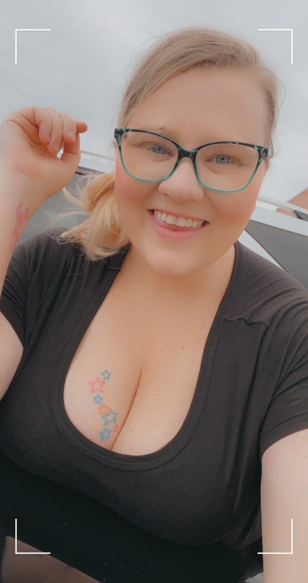 CurvyBabe89's tweet photo. #tittytuesday preview! More to come when not at work #glasses #cleavage #tattoo #allnatural #smilefordays #milf https://t.co/qYJ3AwoKTT