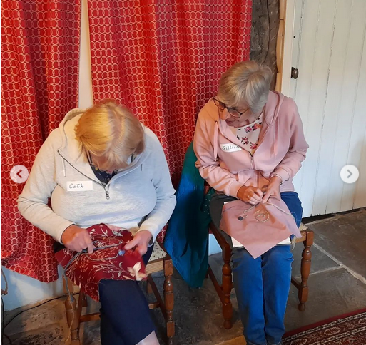 ragbagmending's tweet photo. Labyrinth Day in full flow! 10 brave souls came and made labyrinths with me for the day, in a beautiful farmhouse on the edge of Bradford. We chatted, sewed, drew, prayed and enjoyed the beautiful surroundings, accompanied by home made cake, strawberries and many cups of tea. https://t.co/Rd3jnxtj4k