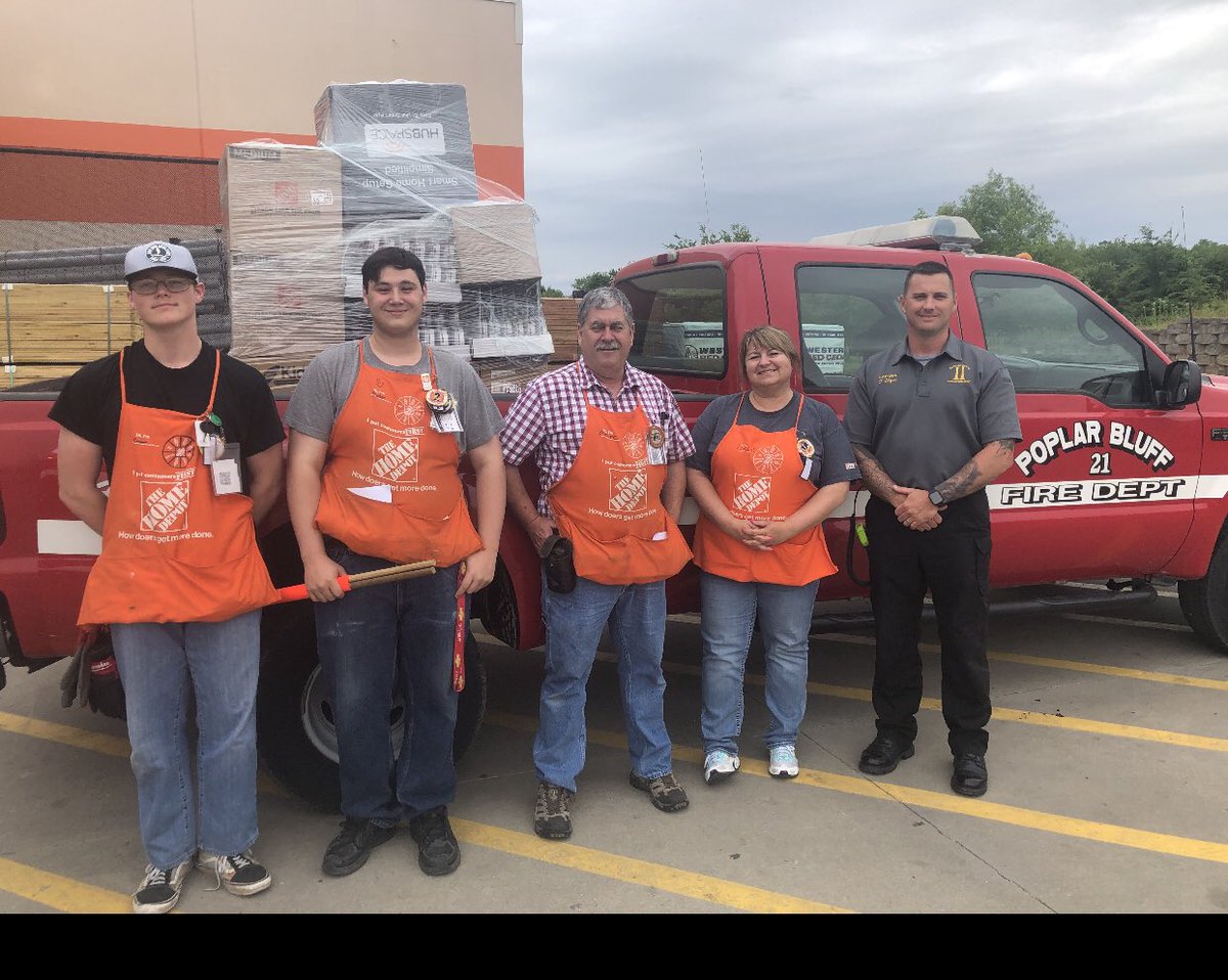 THD3033 (@thd3033) on Twitter photo Donating 700 smoke detectors to our local fire department!!! ❤️❤️it’s just what we do!!! Love our little store in poplar bluff
<a href="/thd3033/">THD3033</a> <a href="/NancyHenryTHD/">Nancy Henry</a> <a href="/HdWaeltz/">Brandon Waeltz HD</a> <a href="/LilyGSV/">Lydia Garcia</a> <a href="/Longwell2M/">Kevin</a> @LemmaTony Donating 700 smoke detectors to our local fire department!!! ❤️❤️it’s just what we do!!! Love our little store in poplar bluff
<a href="/thd3033/">THD3033</a> <a href="/NancyHenryTHD/">Nancy Henry</a> <a href="/HdWaeltz/">Brandon Waeltz HD</a> <a href="/LilyGSV/">Lydia Garcia</a> <a href="/Longwell2M/">Kevin</a> @LemmaTony