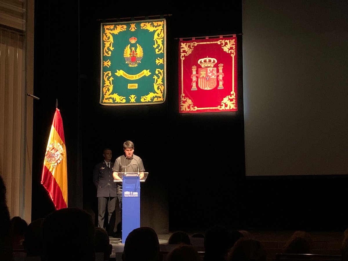 STrinidadZamora's tweet photo. El área de GyH se une al @Defensagob y entre ambos se desarrolla el concurso: "Carta a un militar". Y este año tenemos la suerte de tener el ganador en nuestro cole.
Enhorabuena Raúl García https://t.co/Y1Ej44VLJP