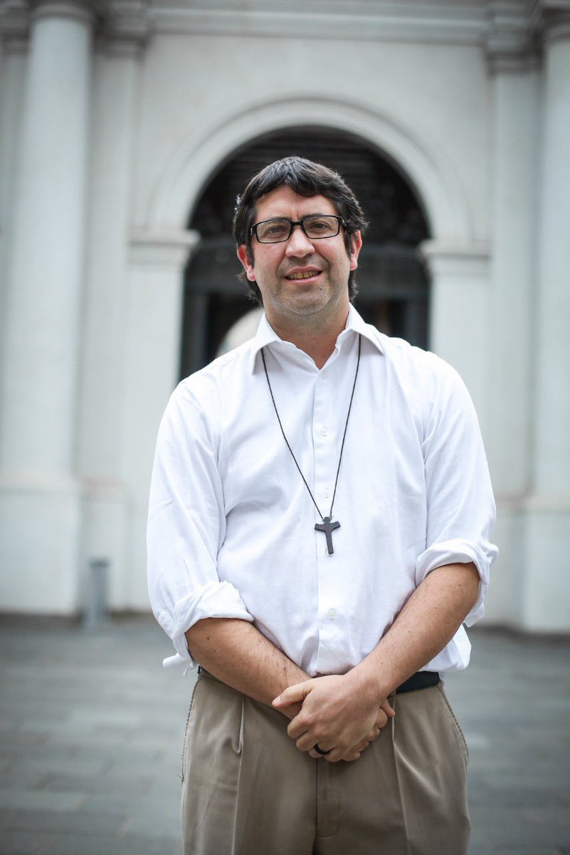 ssccchile's tweet photo. #capellan #lamoneda: "Quiero desarrollar una capellanía en diálogo con mi compañera y compañero capellán, que podamos trabajar en conjunto y poder vivir un respeto por las diversas expresiones religiosas y que nos una un sentido espiritual" https://t.co/MqBigNMImJ