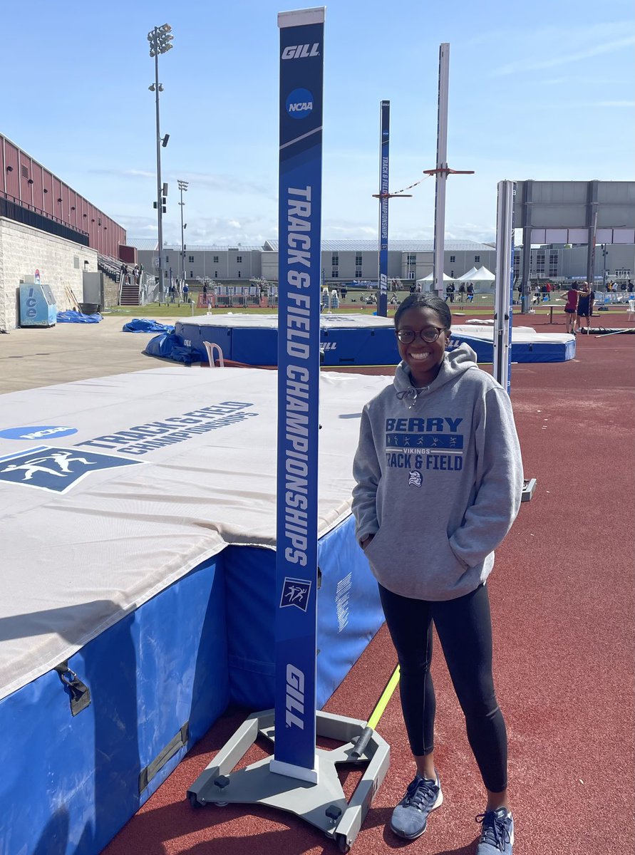 We here! Time for a little post flight shake out and practice at the SPIRE.  ⁦<a href="/NCAATrackField/">NCAA Track & Field</a>⁩ #WeAllRow ⁦<a href="/BrownKammann/">Kammann Brown</a>⁩