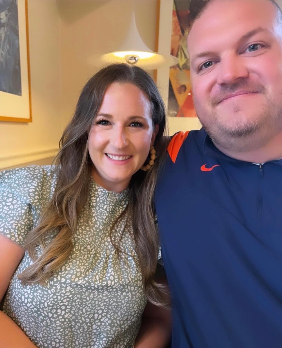 SusanOrck's tweet photo. We had so much fun visiting @JoeyOrck at work for the first time and taking the birthday boy to lunch! 🎈🏈🧡 #GoHoos #BirthdayDad https://t.co/LHnsRYPGWG