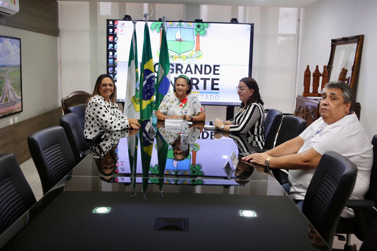 fatimabezerra's tweet photo. #Agenda 

Governadora recebe a prefeita de Paraú, Maria Olímpia, para dialogar sobre demandas nas áreas da educação, infraestrutura e segurança pública. 

📸Sandro Menezes 
#EqupeFB https://t.co/wxqBFZ8unU