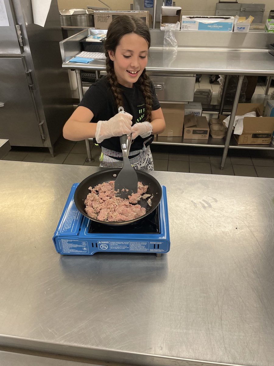 haddonES1's tweet photo. 5th grade Future Chefs Competition is underway! @HaddonSchools @ehspta https://t.co/q3HZHMCXcV