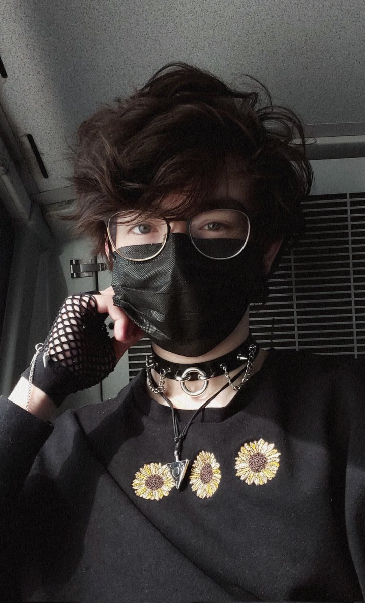 wrenoftheseus's tweet photo. ! ~ NEW ACCOUNT ~ !

• wren, 19 yrs old
• they/them/theirs and nothing else, i'll fucking bite you
• nyanbinary, t4t, aro-ace-agender thing ᓚᘏᗢ
• MINORS DNI &amp; YOU NEED TO HAVE YOUR AGE IN YOUR BIO (more on this in the next tweet!!)
• posting pics here
• rts welcome! https://t.co/rZGBuHFt1T