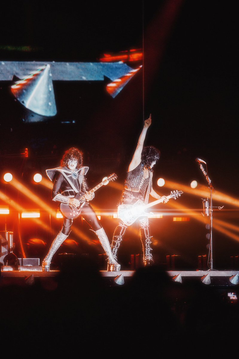 THE ALMIGHTY KISS
WELCOME TO ROCKVILLE 2022