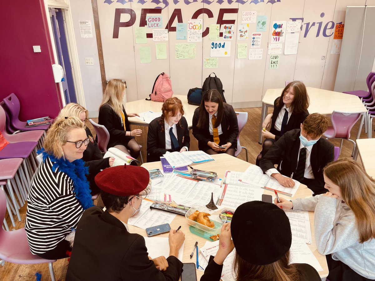 SancroftFutures's tweet photo. ⁦@ASHS_Harleston⁩ Y11s busy preparing for their French Reading and Listening earlier this morning. Well done, we’re so proud of you all! #purpose https://t.co/k4M2Bx8xDK
