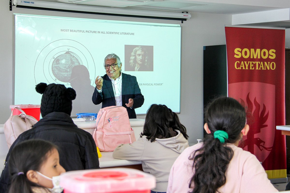 CayetanoHeredia's tweet photo. El sábado 21 de mayo, un entusiasta grupo de veinte niñas, ávidas de ser partícipes del mundo de la ciencia, fueron recibidas en @CayetanoHeredia , tras ser becadas por la organización @rfas_upch , para dar inicio a los talleres de exploración científica. https://t.co/BreUZpftAe https://t.co/CVHcdaux2l