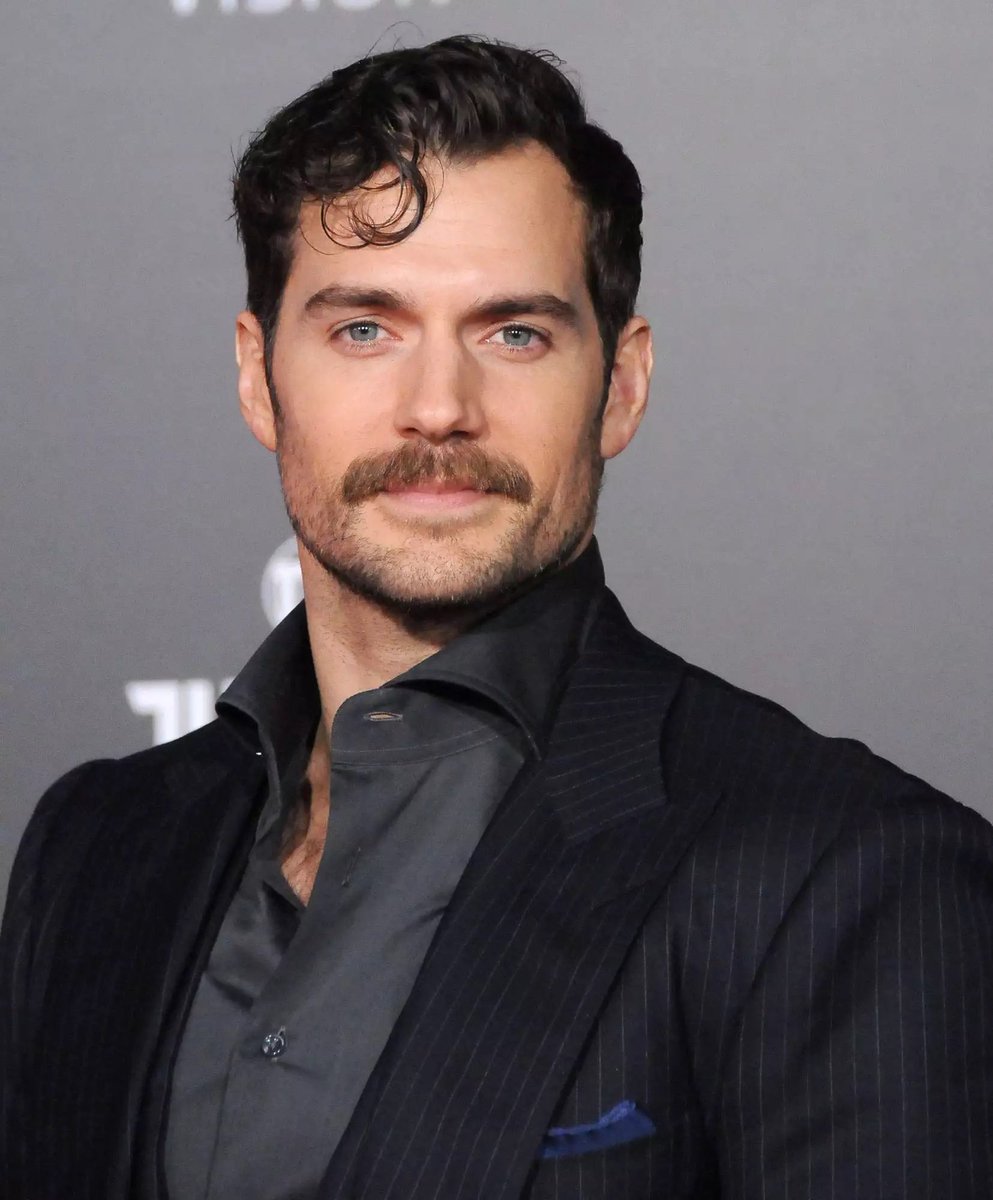 Theofficialmeg4's tweet photo. Who wore it better #stacheoff #Mustache #whoworeitbetter #ChrisEvans #henrycavill https://t.co/BIKRS4Aowt