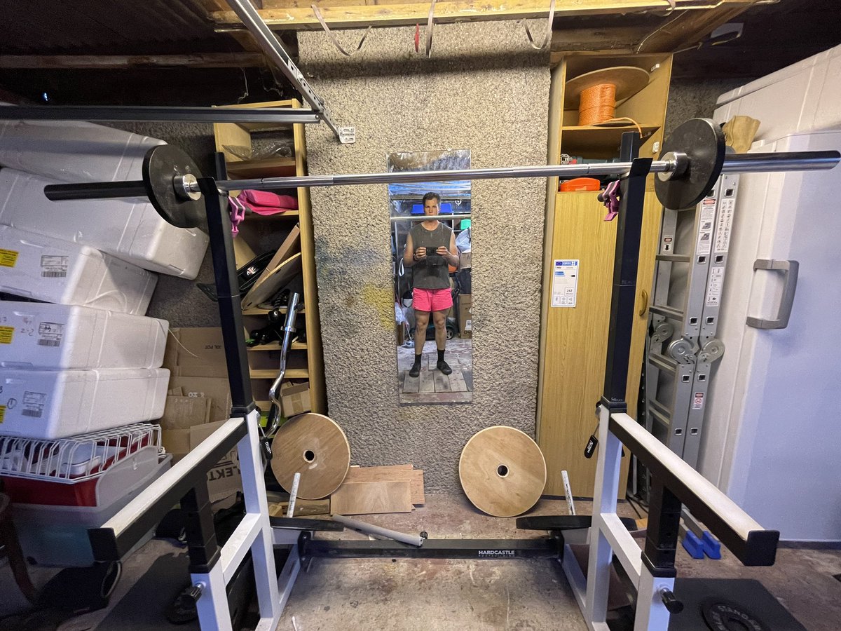itsAranel's tweet image. First workout using @strongapp 
I like it, super easy to use, clear UI. Nice. 💪 
Thanks to @cheesewhisk for the app recommendation!
