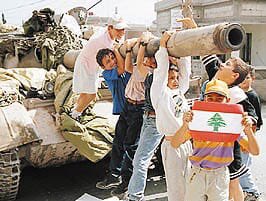RabihKhalilAwad's tweet photo. "إرادة الحياة، حرّرت الأرض".

تحدث ميثاق الأمم المتحدة:

مبدأ حق الشعوب في تقرير مصيرها.
 
#المقاومة وحق الدفاع المشروع عن النفس .

مبدأ احترام حقوق الإنسان وحريته.

#عيد_التحرير https://t.co/CETyax8gOG